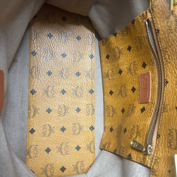 MCM CHAIN TOTE BAG - Picture 11 of 11